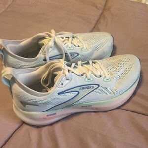 Brooks Glycerin 22 White and Blue Running Shoes